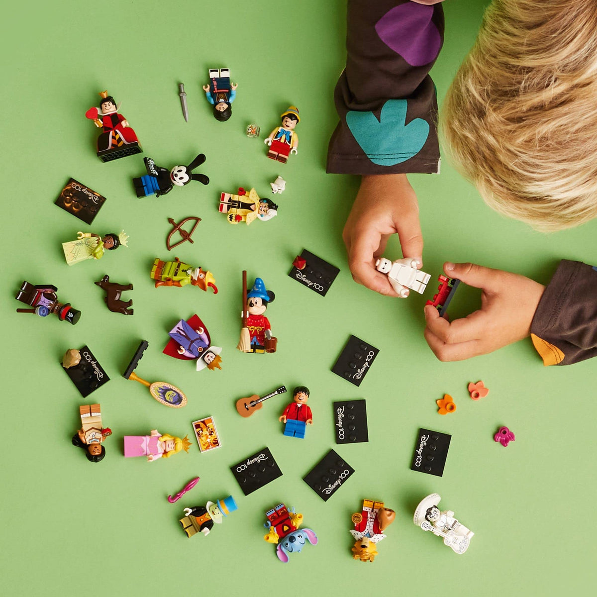 Disney Minifigures 1 of 18 Bags O26893